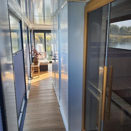 Schwimmendes Ferienhaus Sky Elsterheide Eksteriør billede