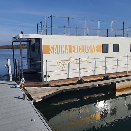 Schwimmendes Ferienhaus Sky Elsterheide Eksteriør billede