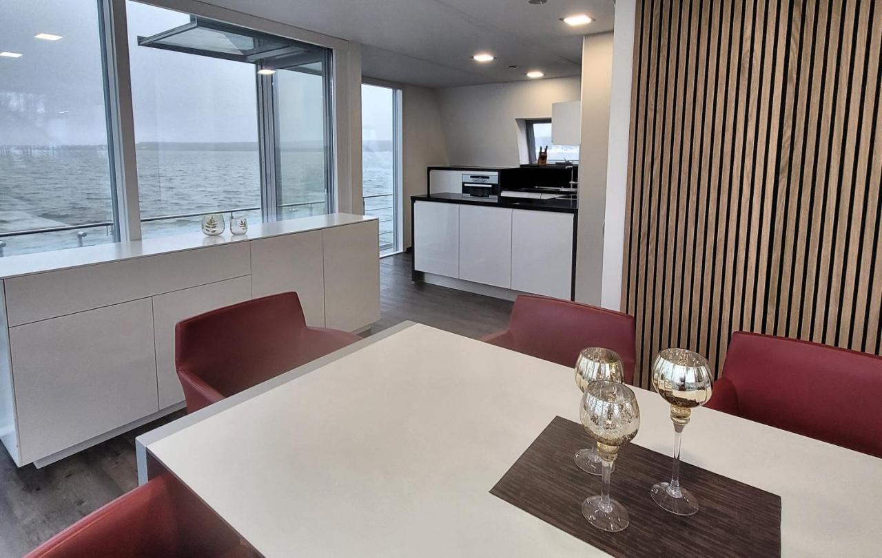 Schwimmendes Ferienhaus Sky Elsterheide Eksteriør billede