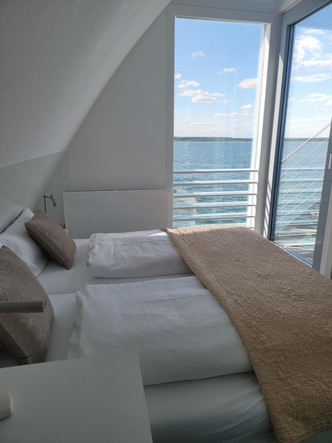 Schwimmendes Ferienhaus Sky Elsterheide Eksteriør billede