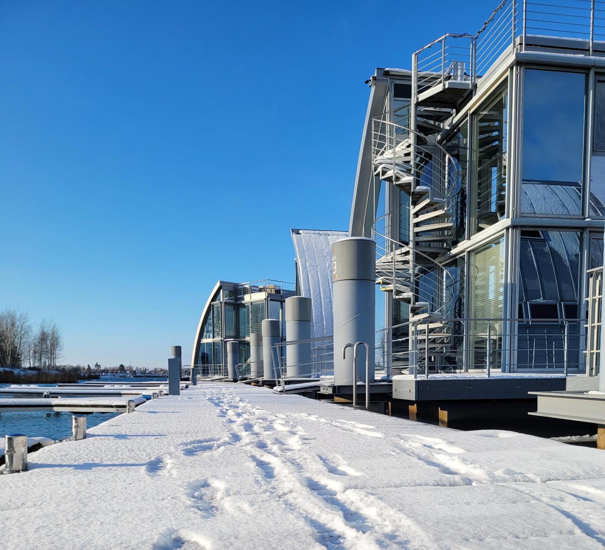 Schwimmendes Ferienhaus Sky Elsterheide Eksteriør billede