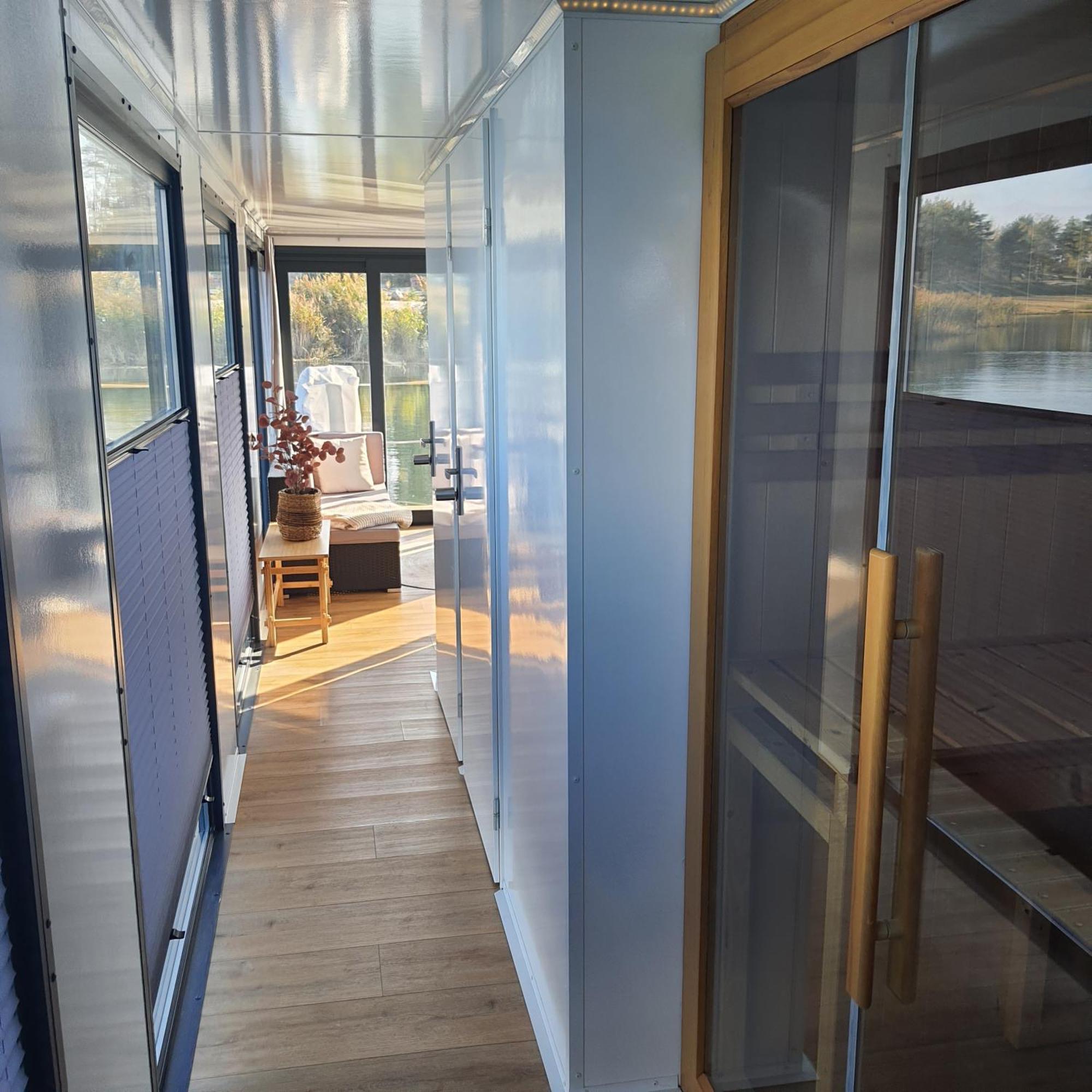 Schwimmendes Ferienhaus Sky Elsterheide Eksteriør billede
