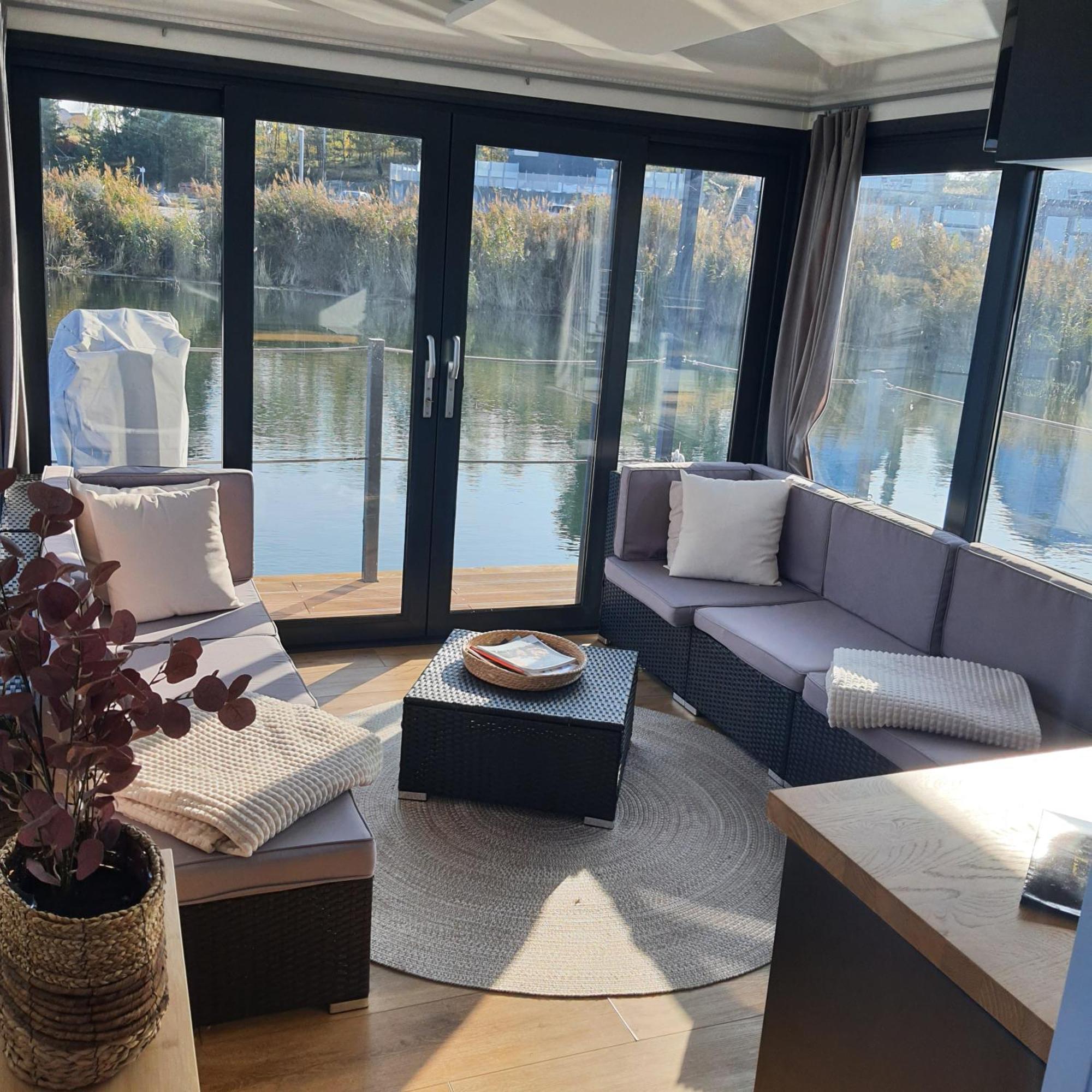 Schwimmendes Ferienhaus Sky Elsterheide Eksteriør billede